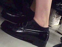 痴漢行為されて感じてしまう女さん56779874