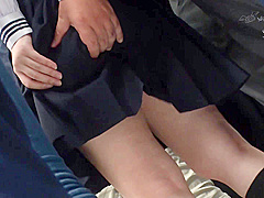 痴漢行為されて感じてしまう女さん56779874