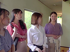 Four Female Bosses And A Man I Stayed At A Hot Spring Inn O
