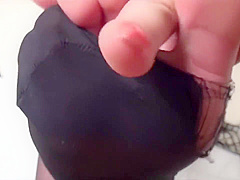 Korean revealed pantyhose feet (green/pink toes)