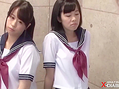 女子校の男性教師かキタマを潰される 12 Min