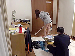 B4H1402-My Step mother gets horny after drinking a powerful aphrodisiac and masturbates with a vacuum cleaner