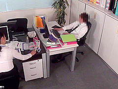 B4I0303-Sexually harassing a mature office lady in an office alone