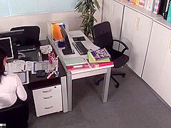 B4I0303-Sexually harassing a mature office lady in an office alone