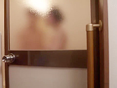 飲み会で酔いつぶれて男が巨乳女にお持ち帰りされる