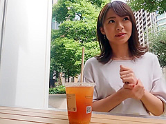 嫉妬深いご主人にストレスで爆発寸前という人妻が浮気する