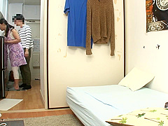 エッチなお願いも受け入れてくれるのではと実際におばさんを呼んで確かめてみた