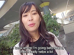 Takes In An Educational How To Sex Guide - Kyoko Maki