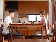 悔しさと虚しさを感じ、母親の愛情をその一身に感じようとして