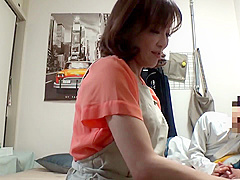 巷で噂の「おばさんレンタル」サービス 110