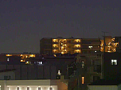 苦渋の決断で妻を撮影現場に呼んだのだが、先生に気に入られた妻が寝取られる