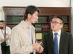 苦渋の決断で妻を撮影現場に呼んだのだが、先生に気に入られた妻が寝取られる