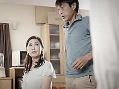 風呂上がりで火照った汗ばむ肉体に僕は男としての欲望を抑えきれない