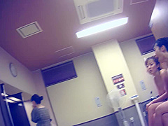 前回の二人組が裸で座って雑談 【神降臨 Vol.111】