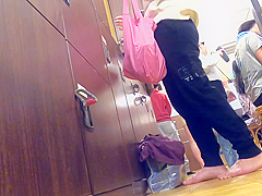 色白巨乳 M字開脚【神降臨 Vol.127】 スタイル抜群、しかも美乳なお姉さんたち