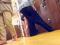 色白巨乳 M字開脚【神降臨 Vol.127】 スタイル抜群、しかも美乳なお姉さんたち