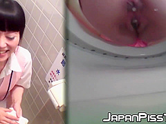 Gorgeous Japanese Babes Filmed Pissing With Secret Cam