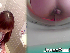 Gorgeous Japanese Babes Filmed Pissing With Secret Cam