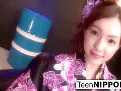 Gorgeous Asian Strips Off Her Kimono To Have Some Fun