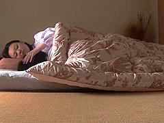 He Creampied Her, And Then After The Meal, She Happily Sucked His Super Fake