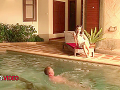 Intense Hardcore Seduction: Amys Steamy Blowjob Leads To Explosive Cumshot Moments