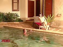 Intense Hardcore Seduction: Amys Steamy Blowjob Leads To Explosive Cumshot Moments