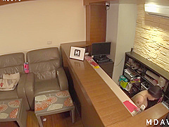 Mdwp-0029 Lewd Appearance Of A Lewd Stress Relief Hall / Proprietress With Wu Qian Qian