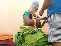 Indian Horny Unsatisfied House Wife Making fun with School Bus Driver