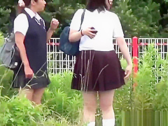 Japanese teens gush pee outdoors